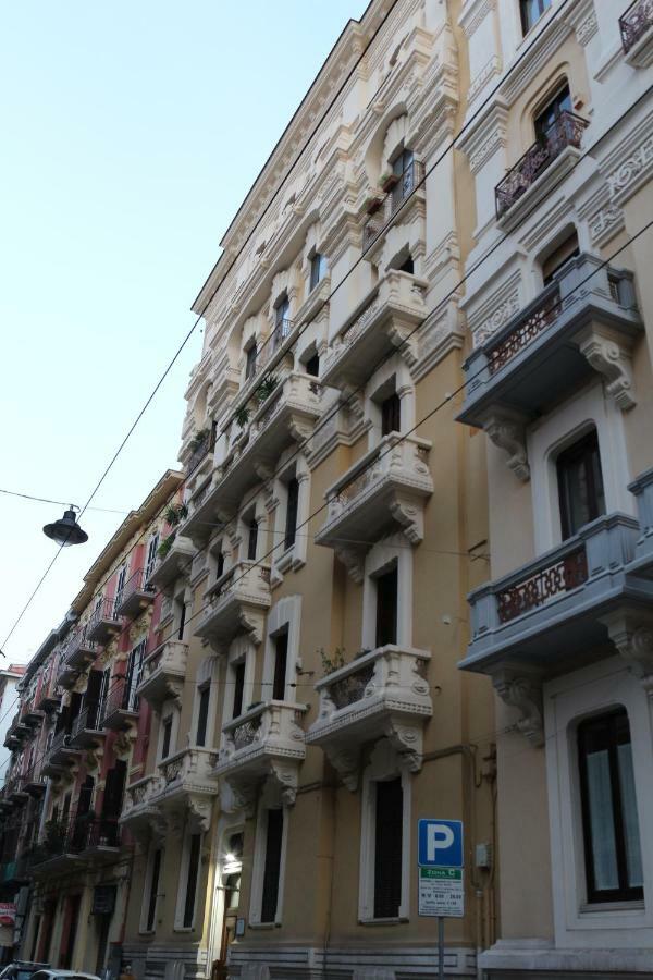 Le Bb Apartment Bari Bagian luar foto